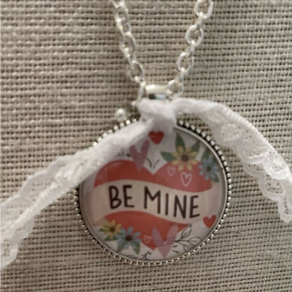 Plunder Design Trendy Fashion Jewelry Silver 'Be Mine Pendant Valentine Necklace